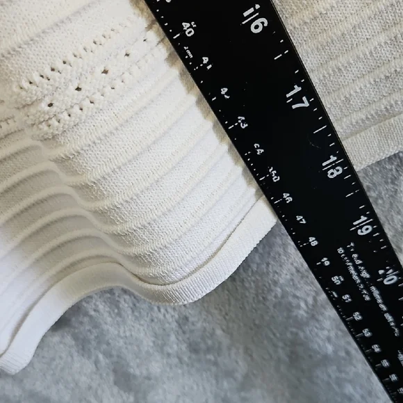 White House Black Market Med Ivory Textured Bell Sleeve Sweater pullover - Picture 7 of 9